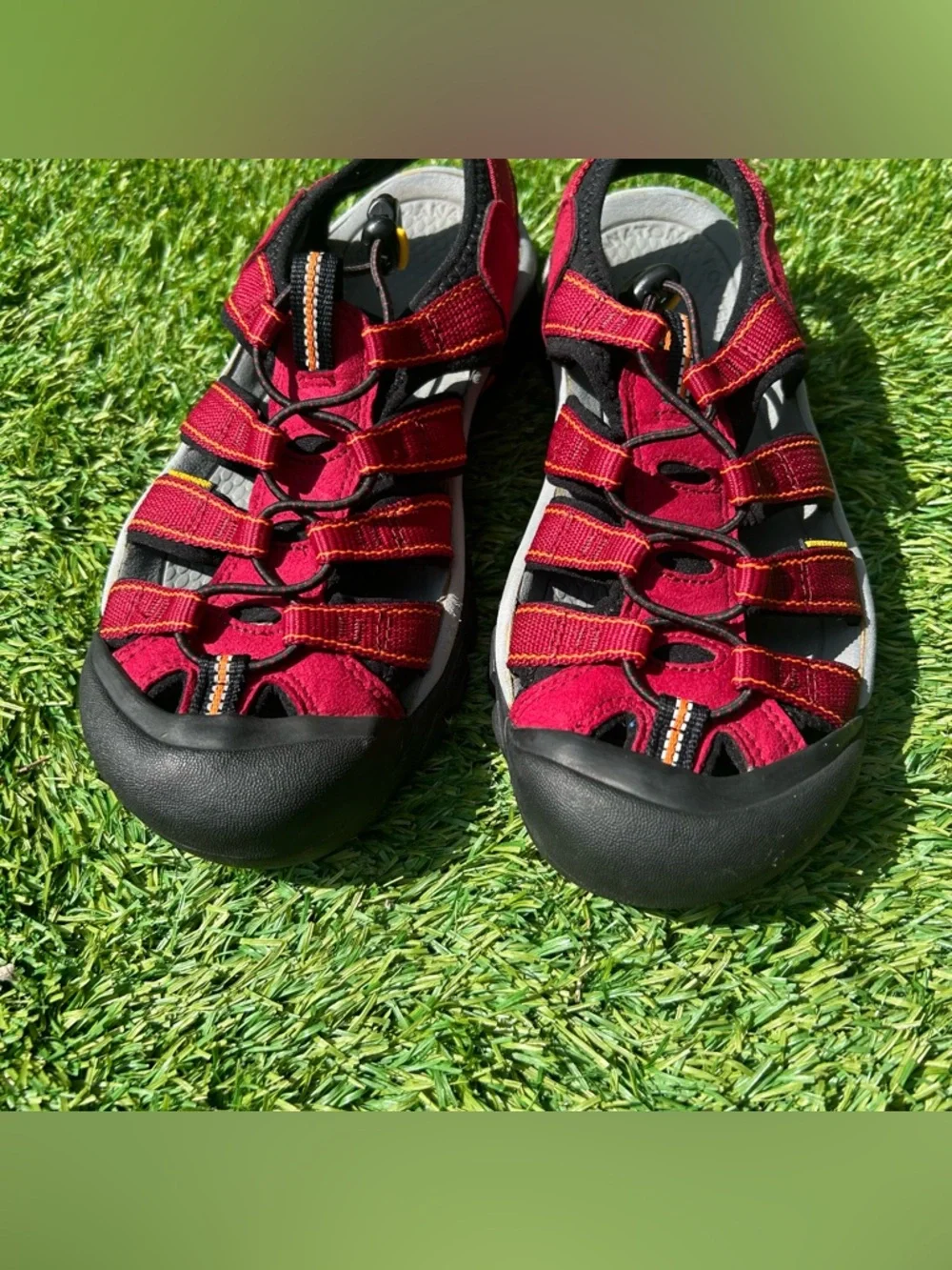 Keen Women’s 8 Newport H2 Red Closed Toe Sport Hiking Sandals Waterproof Shoes - Picture 9 of 13